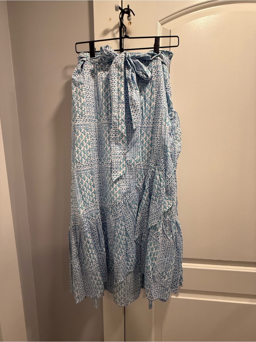 Vineyard Vines Blue and White Printed Tiered Maxi Skirt with Waist Tie